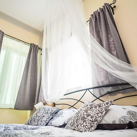 Boutique Hostel Kings N' Queens Загреб Экстерьер фото