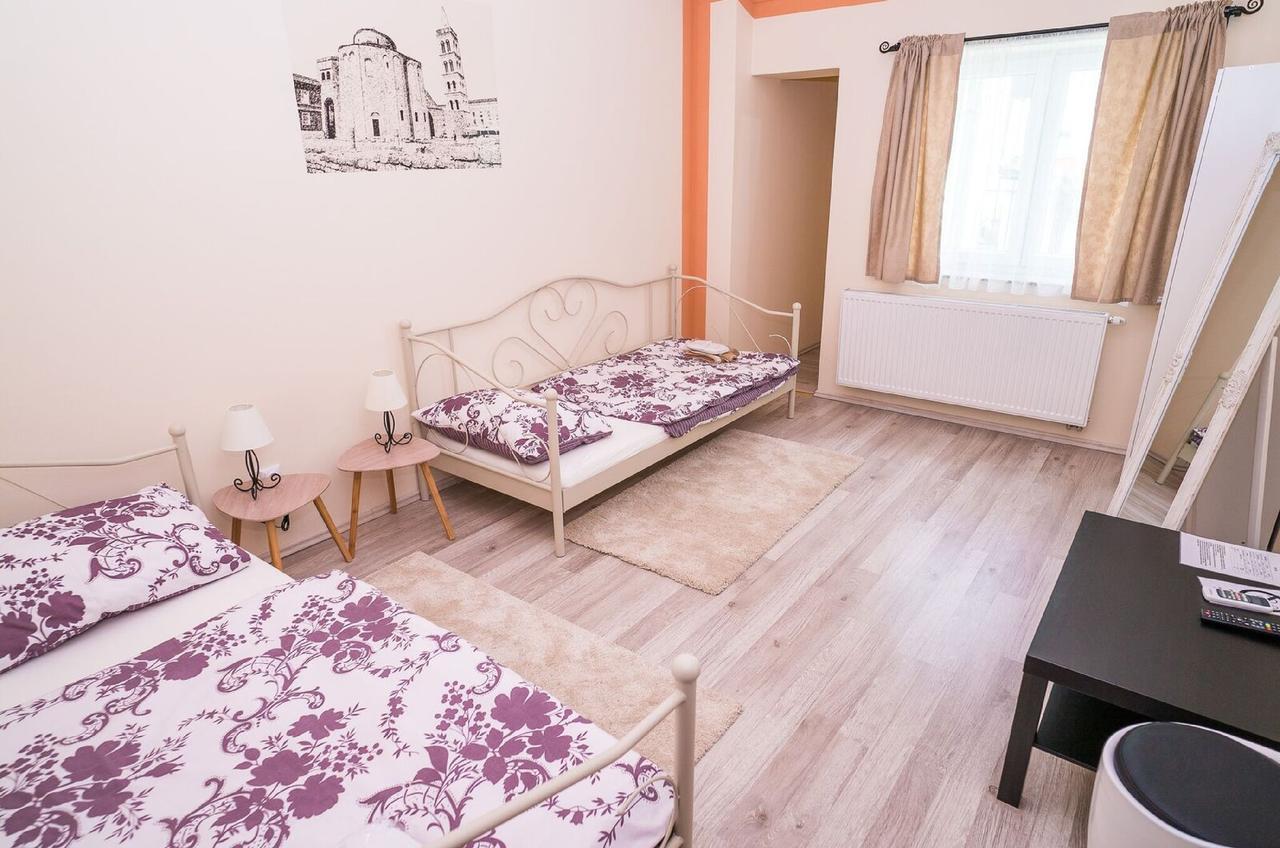 Boutique Hostel Kings N' Queens Загреб Экстерьер фото