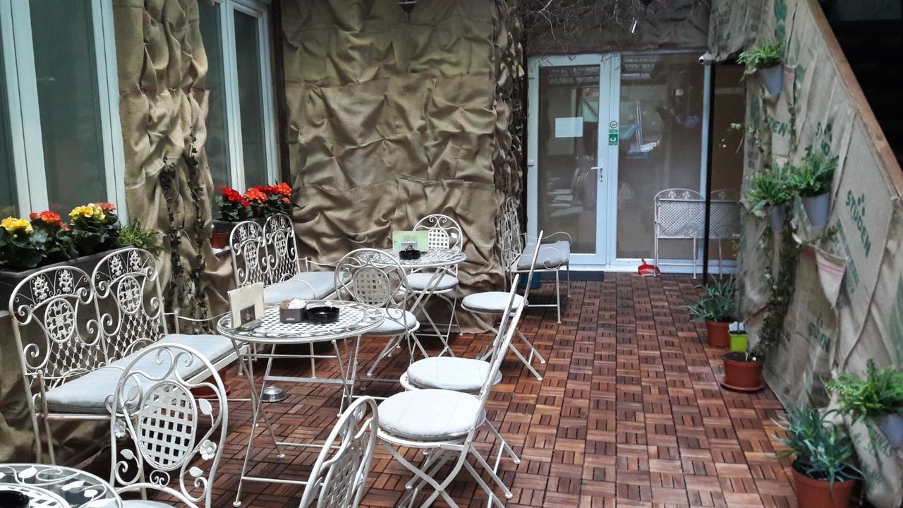 Boutique Hostel Kings N' Queens Загреб Экстерьер фото