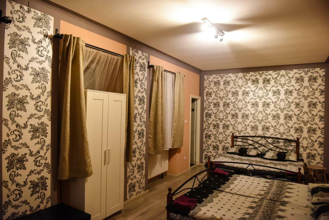 Boutique Hostel Kings N' Queens Загреб Экстерьер фото