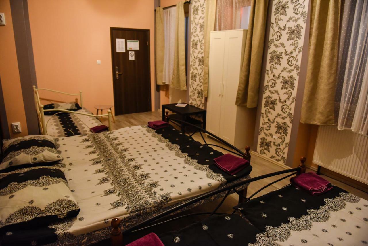 Boutique Hostel Kings N' Queens Загреб Экстерьер фото